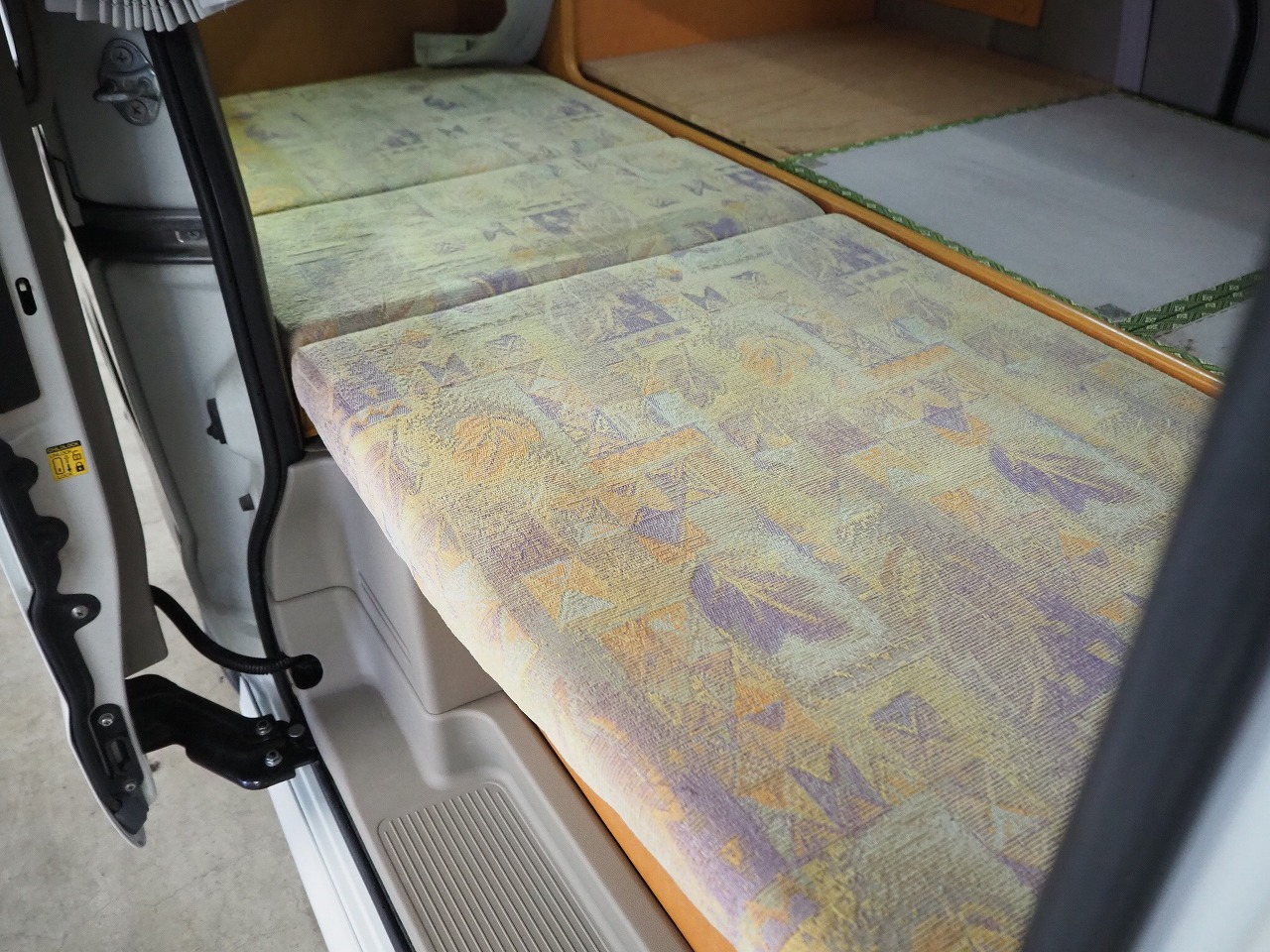 キャンピングカー軽キャンパー