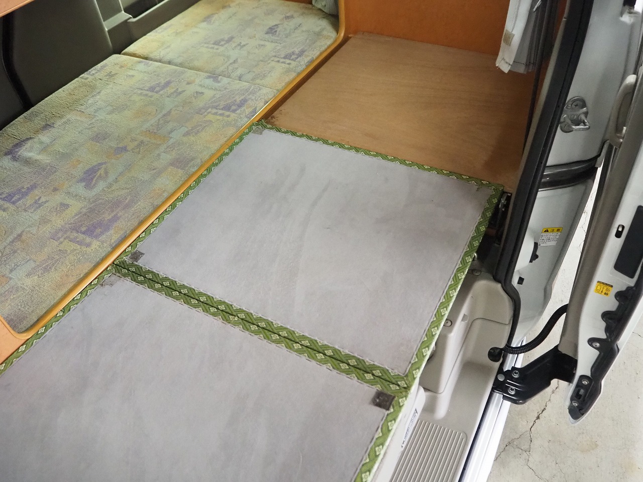 キャンピングカー軽キャンパー