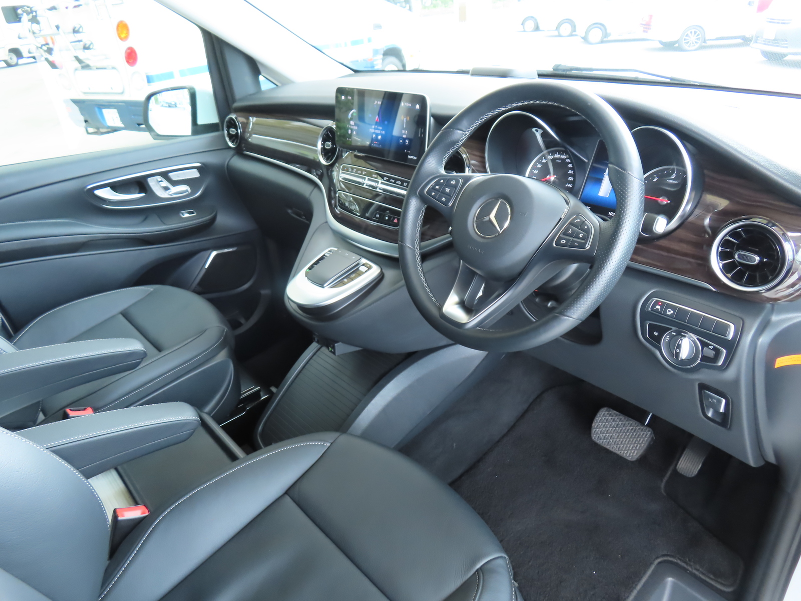 キャンピングカーバンコン