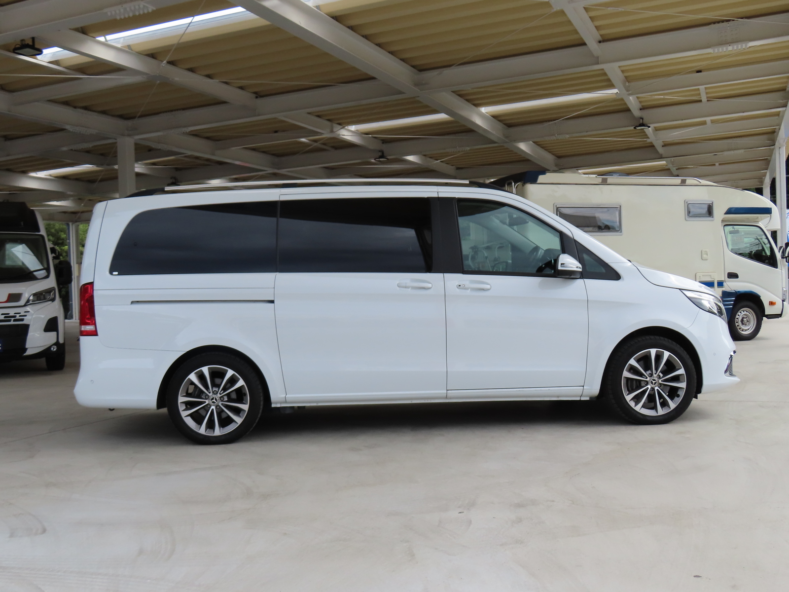 キャンピングカーバンコン