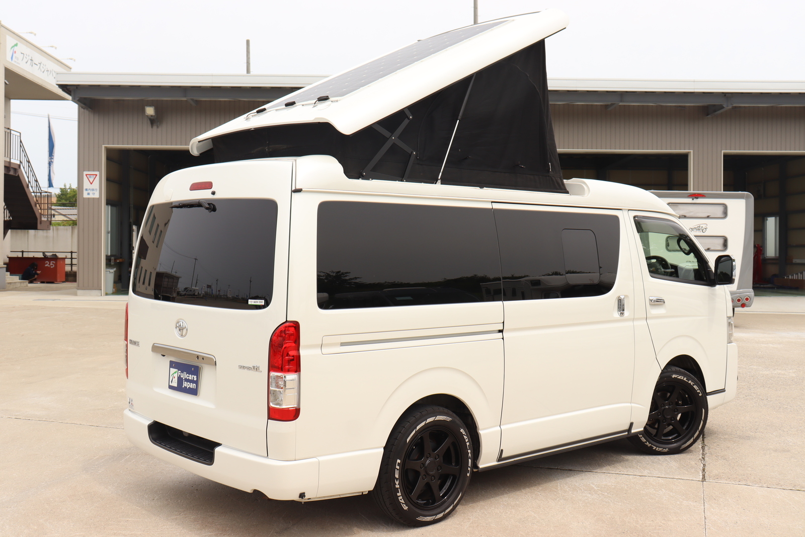 キャンピングカーバンコン