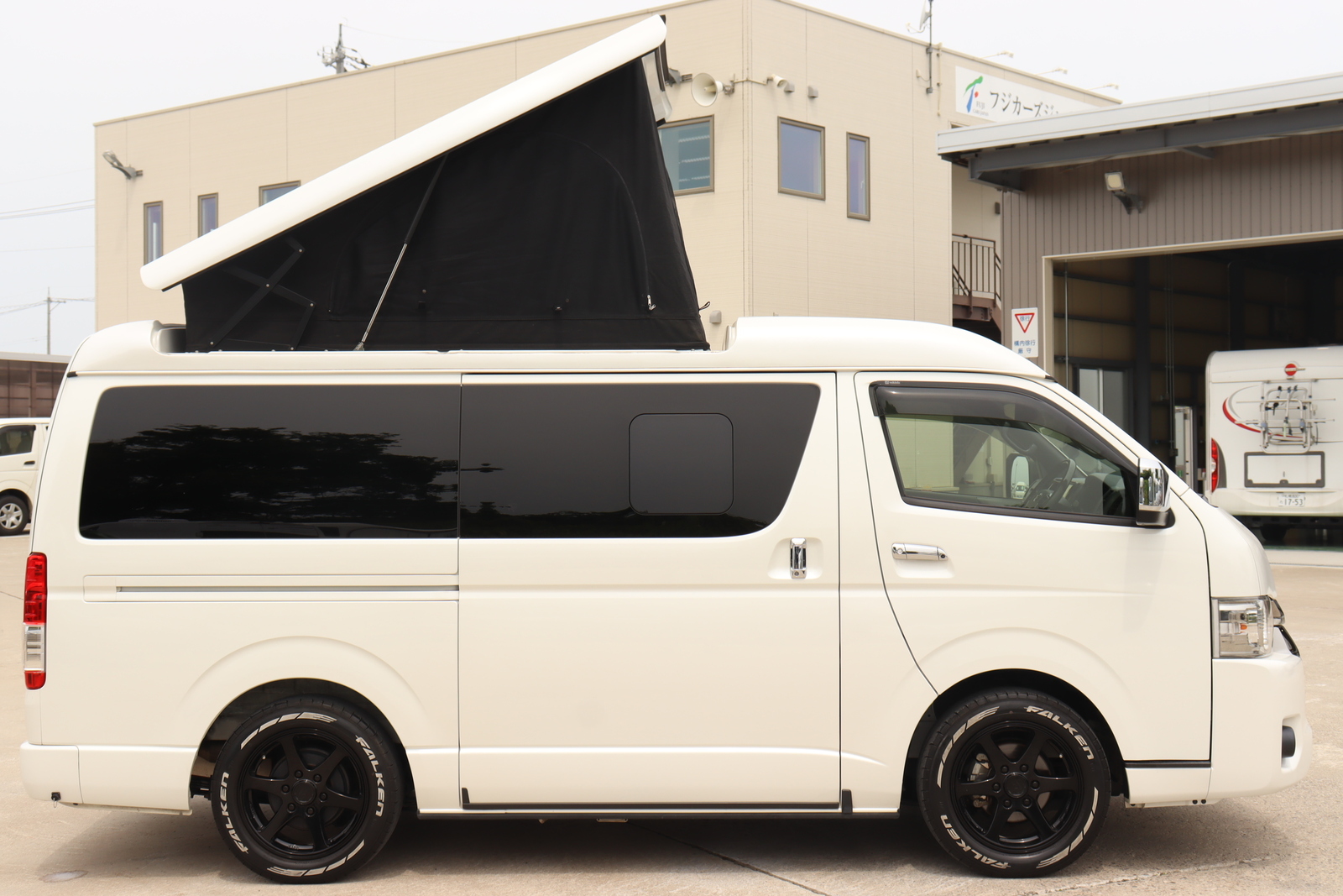 キャンピングカーバンコン