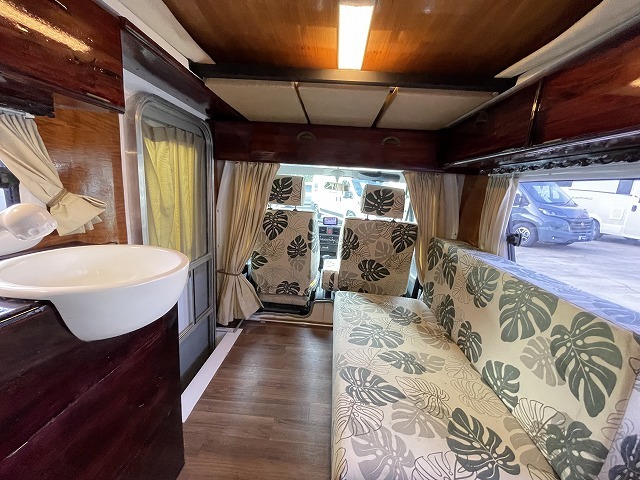 キャンピングカー軽キャンパー