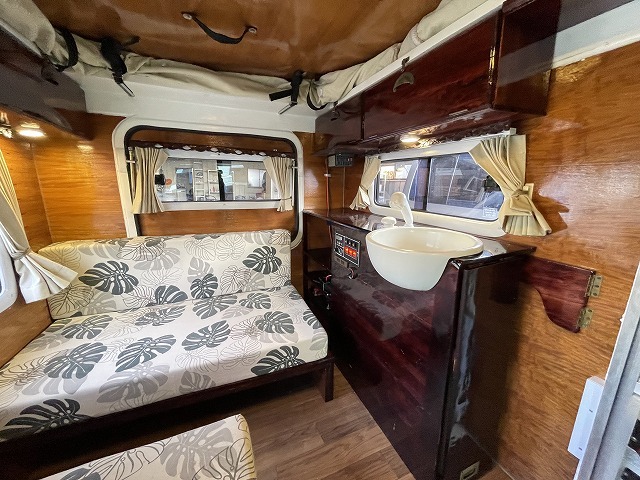 キャンピングカー軽キャンパー