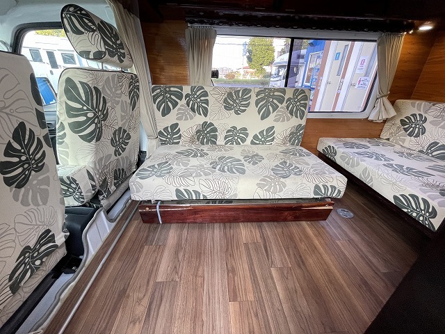 キャンピングカー軽キャンパー