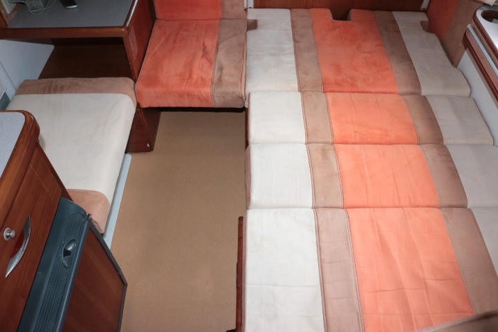 キャンピングカーキャブコン