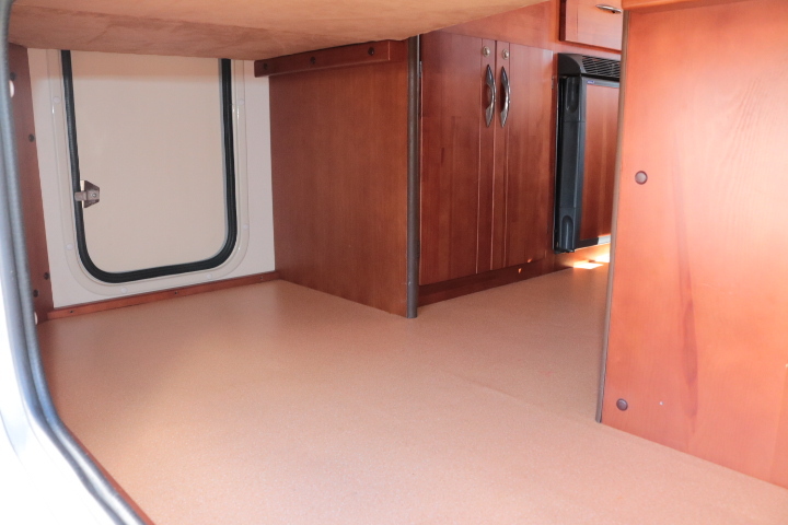 キャンピングカーキャブコン