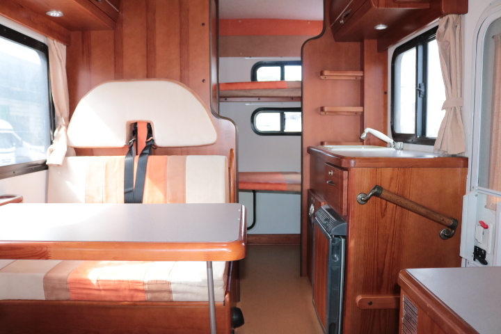 キャンピングカーキャブコン