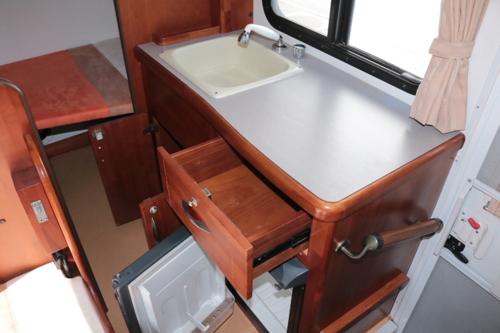 キャンピングカーキャブコン