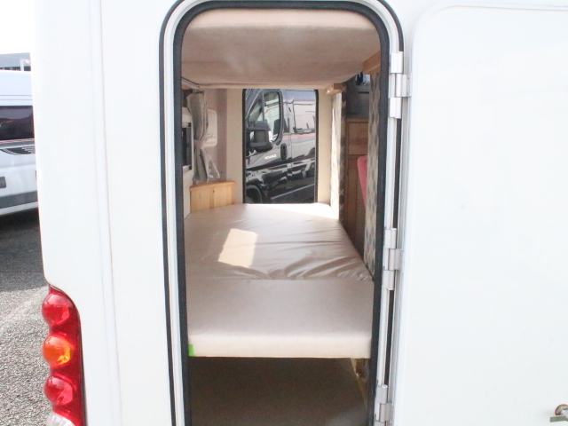 キャンピングカーキャブコン