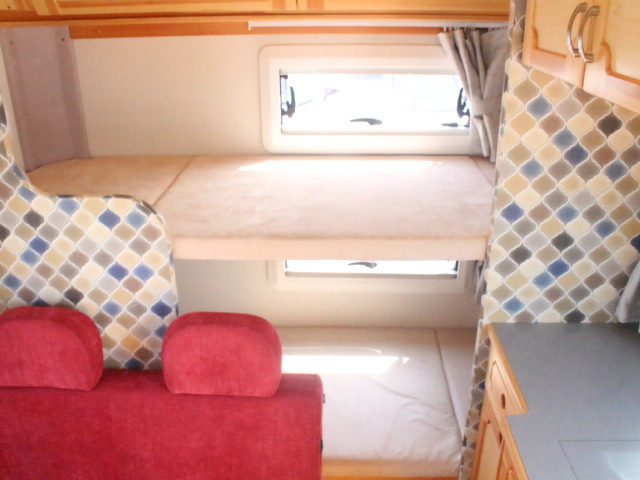 キャンピングカーキャブコン