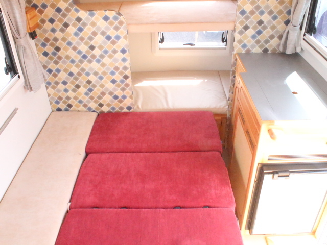 キャンピングカーキャブコン