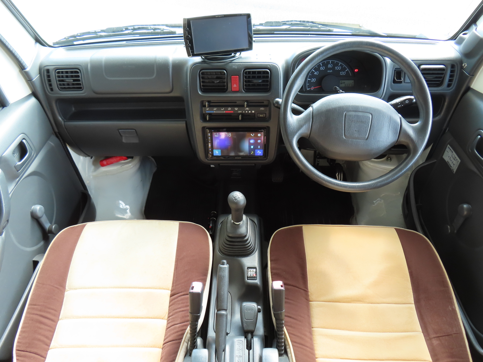 キャンピングカー軽キャンパー