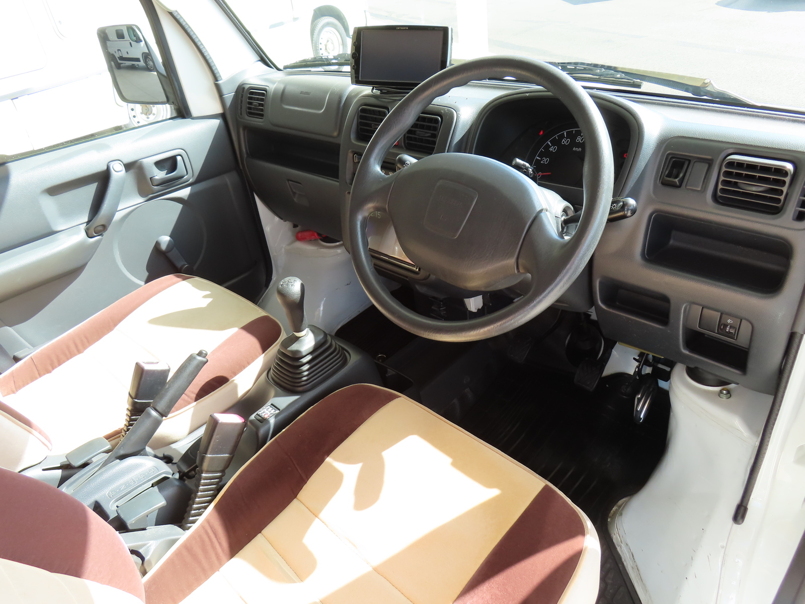 キャンピングカー軽キャンパー