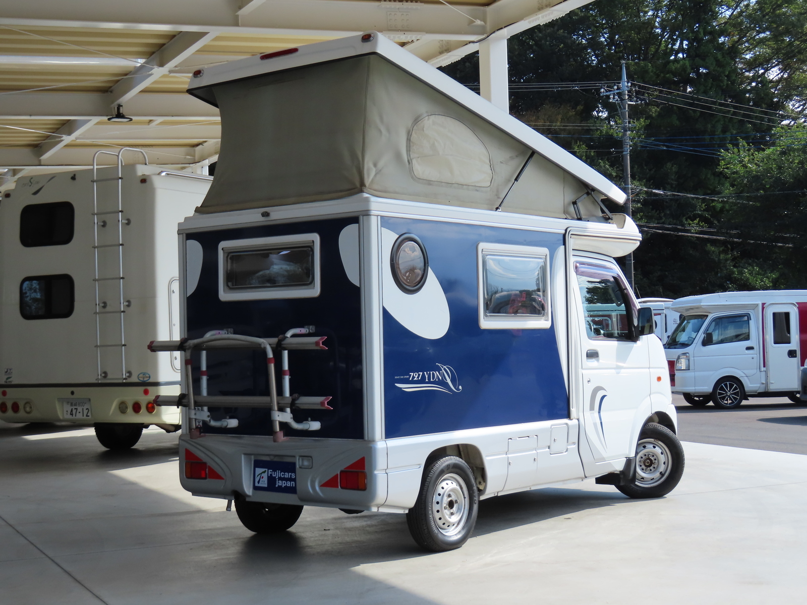 キャンピングカー軽キャンパー