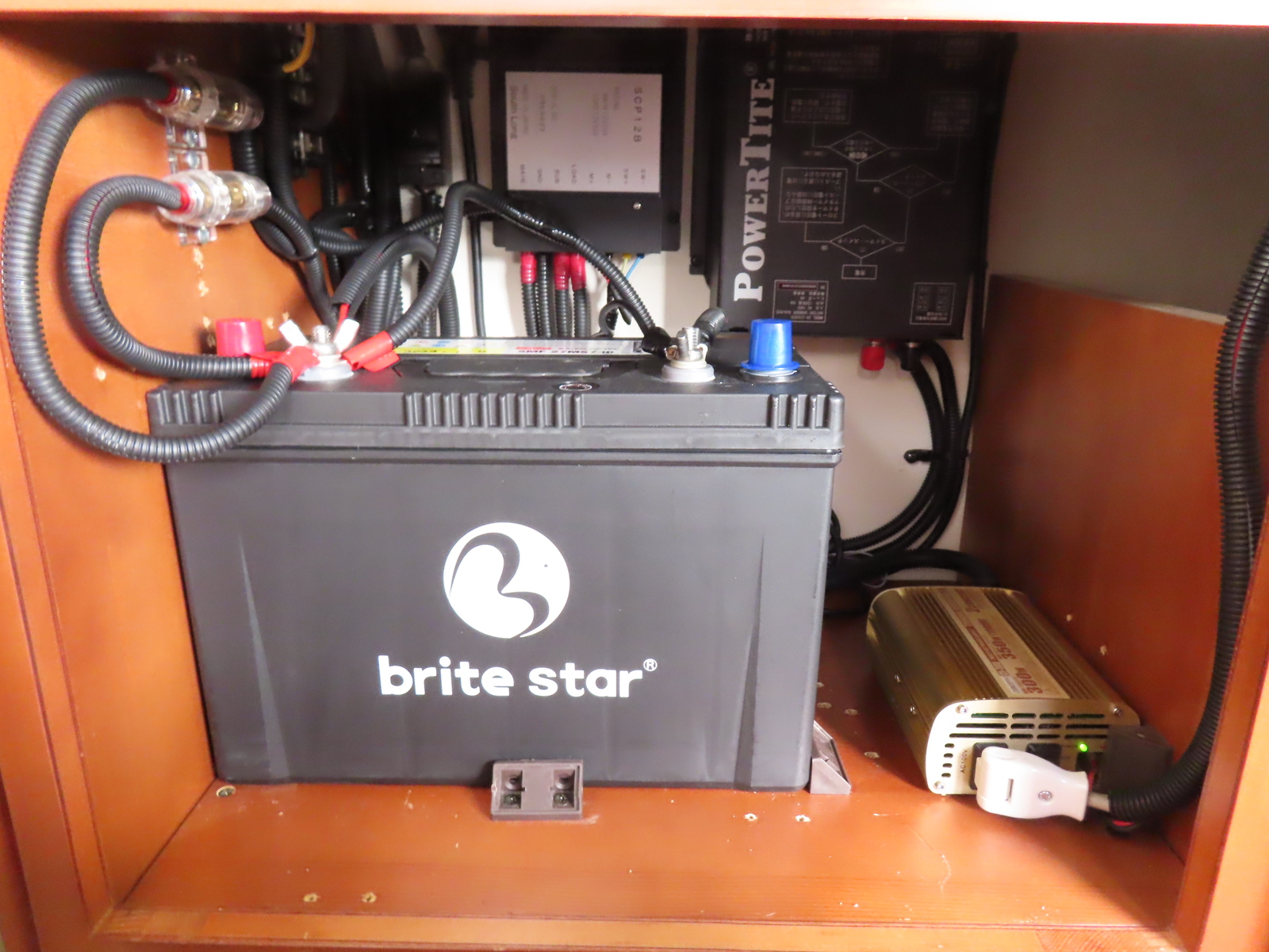 キャンピングカー軽キャンパー