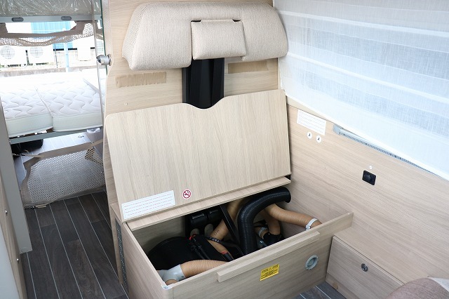 キャンピングカーバンコン