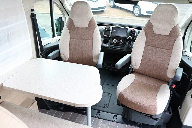 キャンピングカーバンコン