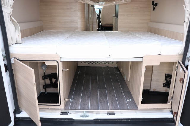 キャンピングカーバンコン