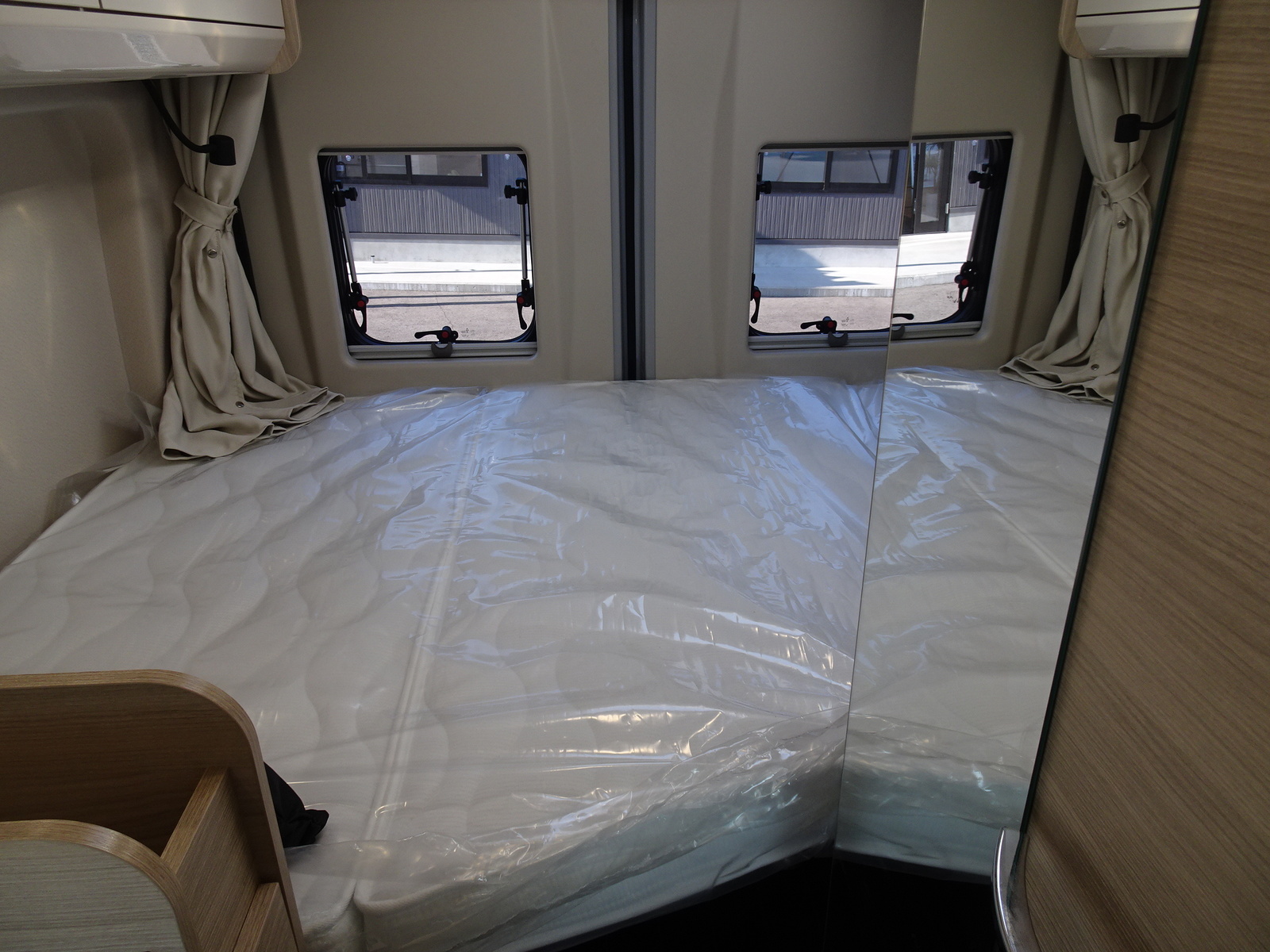 キャンピングカーバンコン