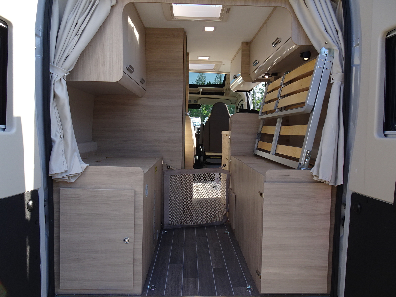 キャンピングカーバンコン