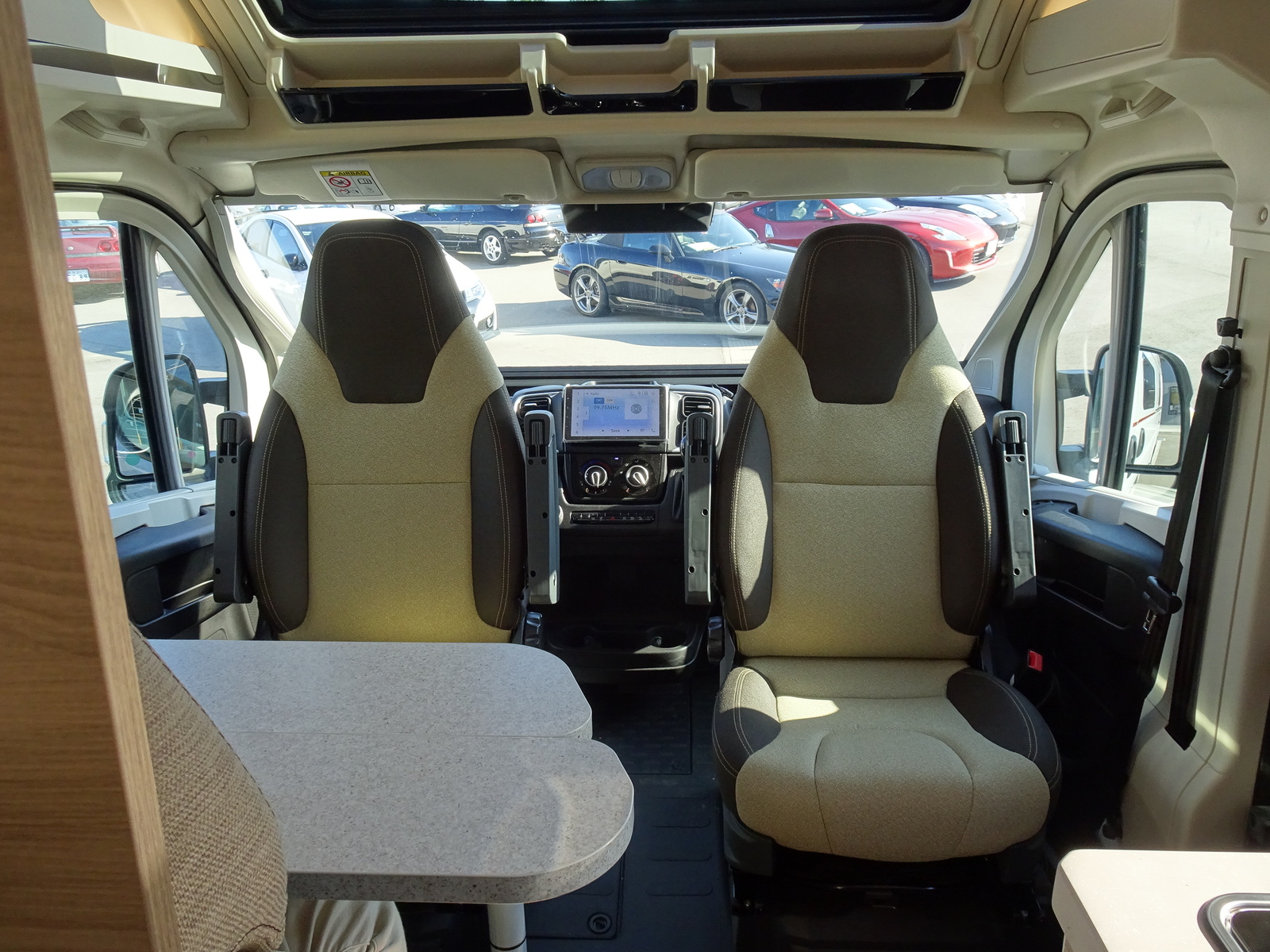 キャンピングカーバンコン