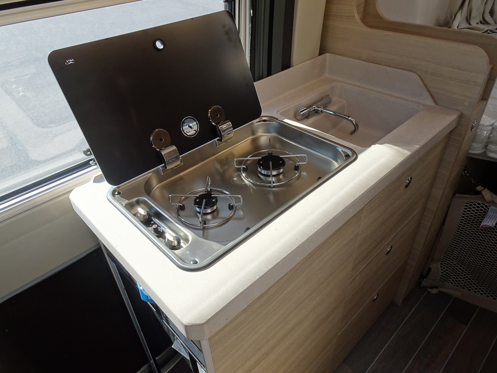 キャンピングカーバンコン