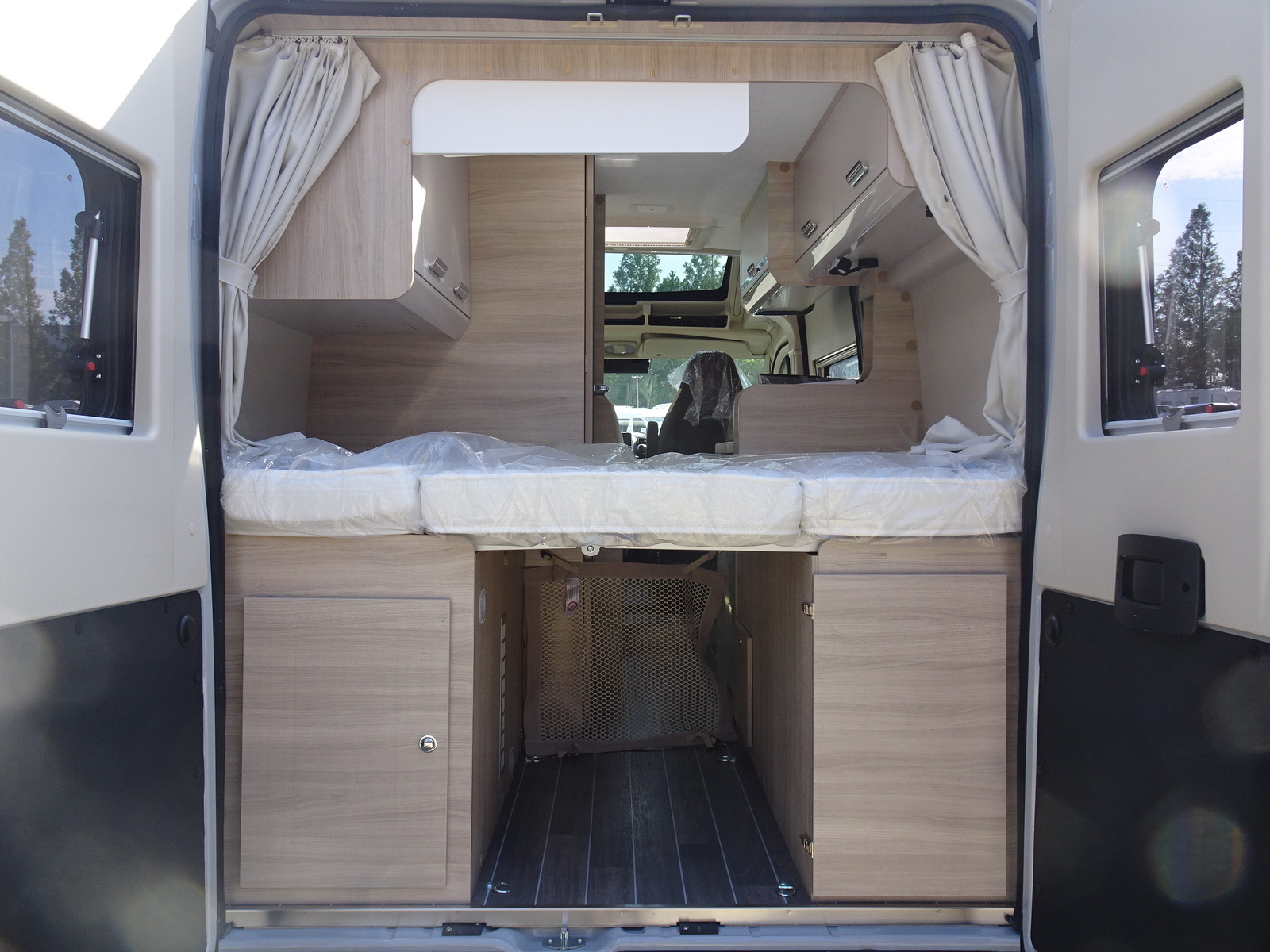 キャンピングカーバンコン