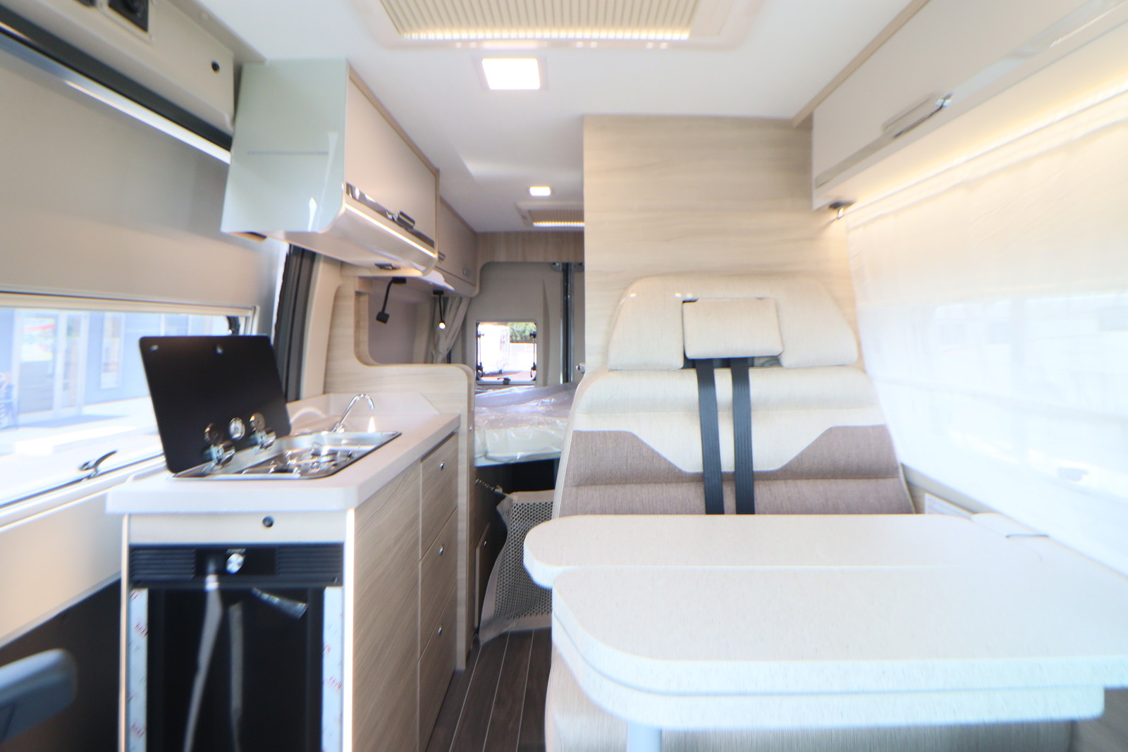 キャンピングカーバンコン