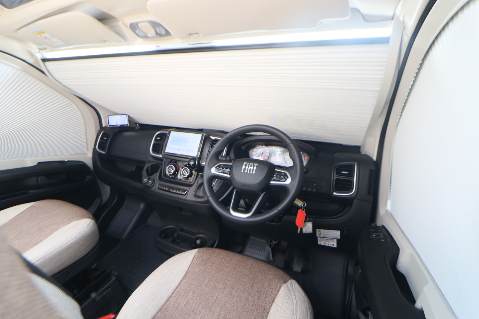 キャンピングカーバンコン