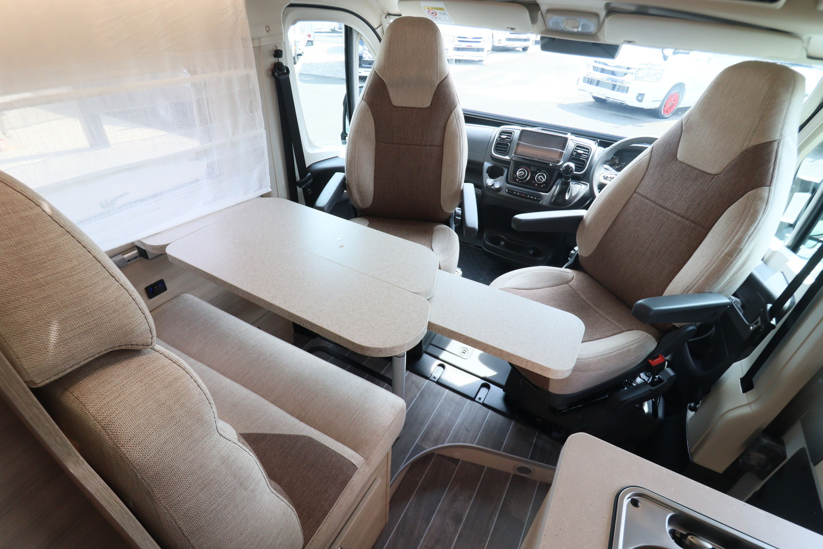 キャンピングカーバンコン