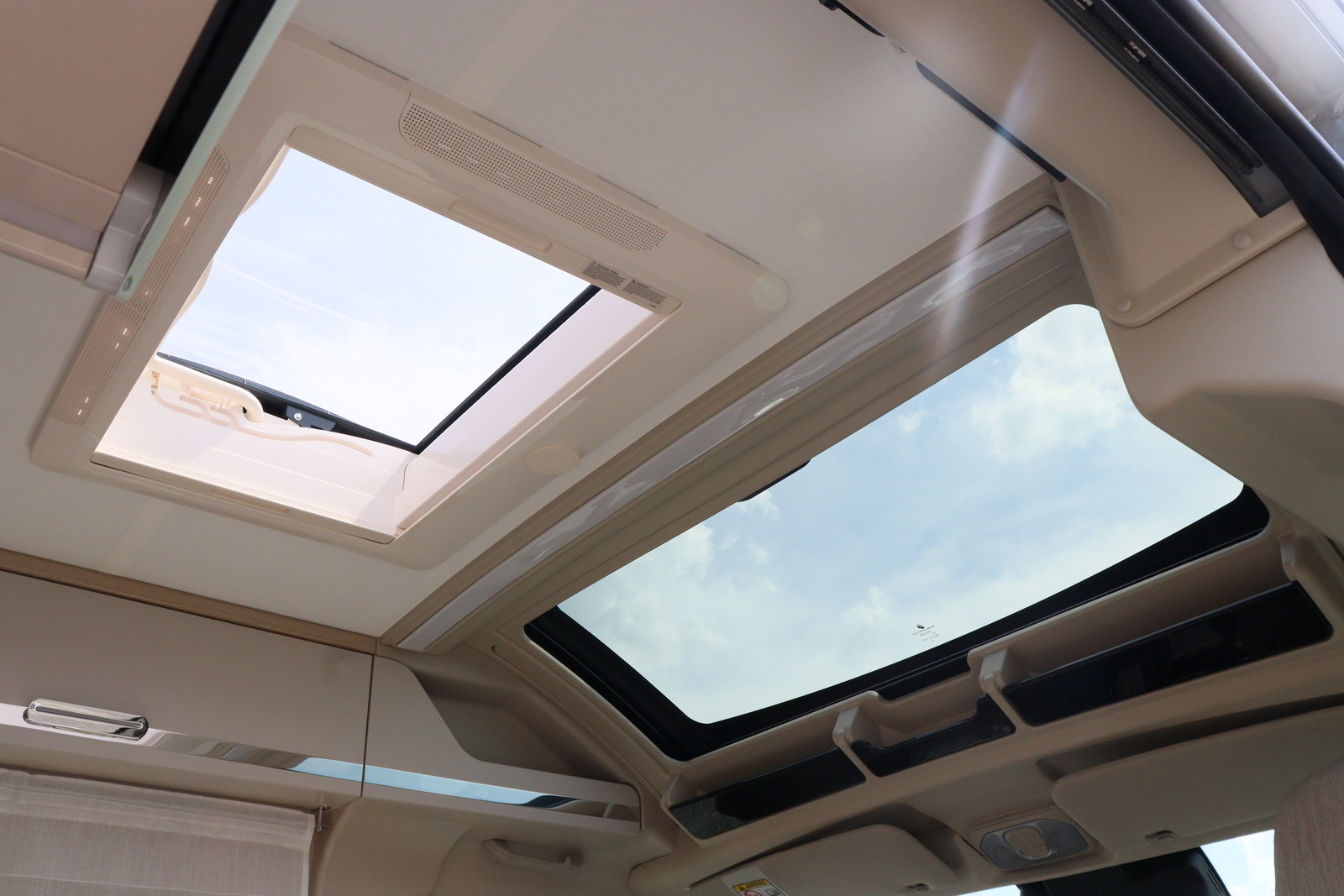 キャンピングカーバンコン