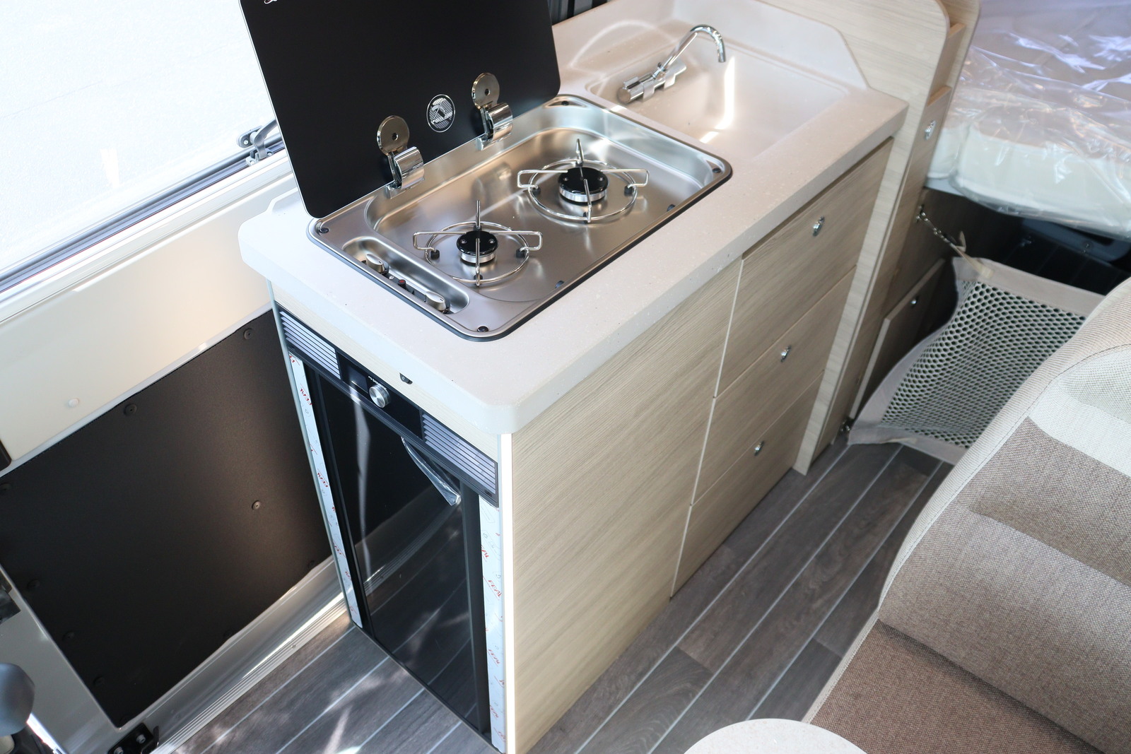 キャンピングカーバンコン