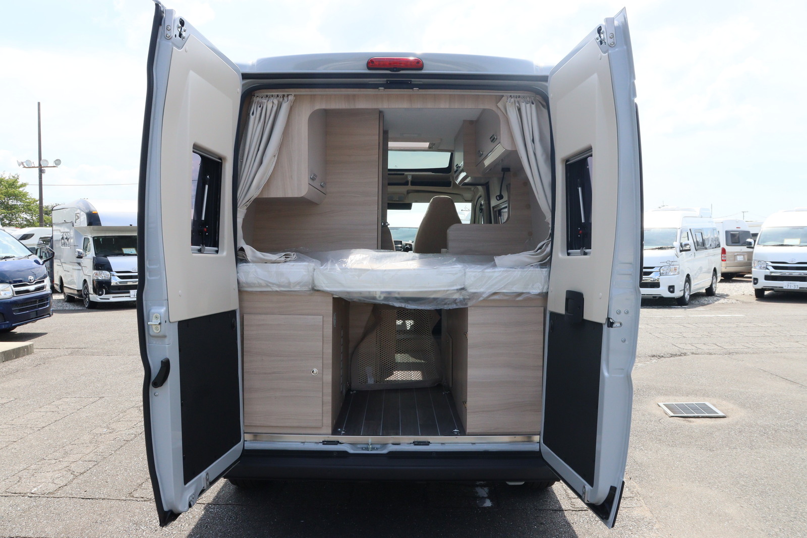 キャンピングカーバンコン