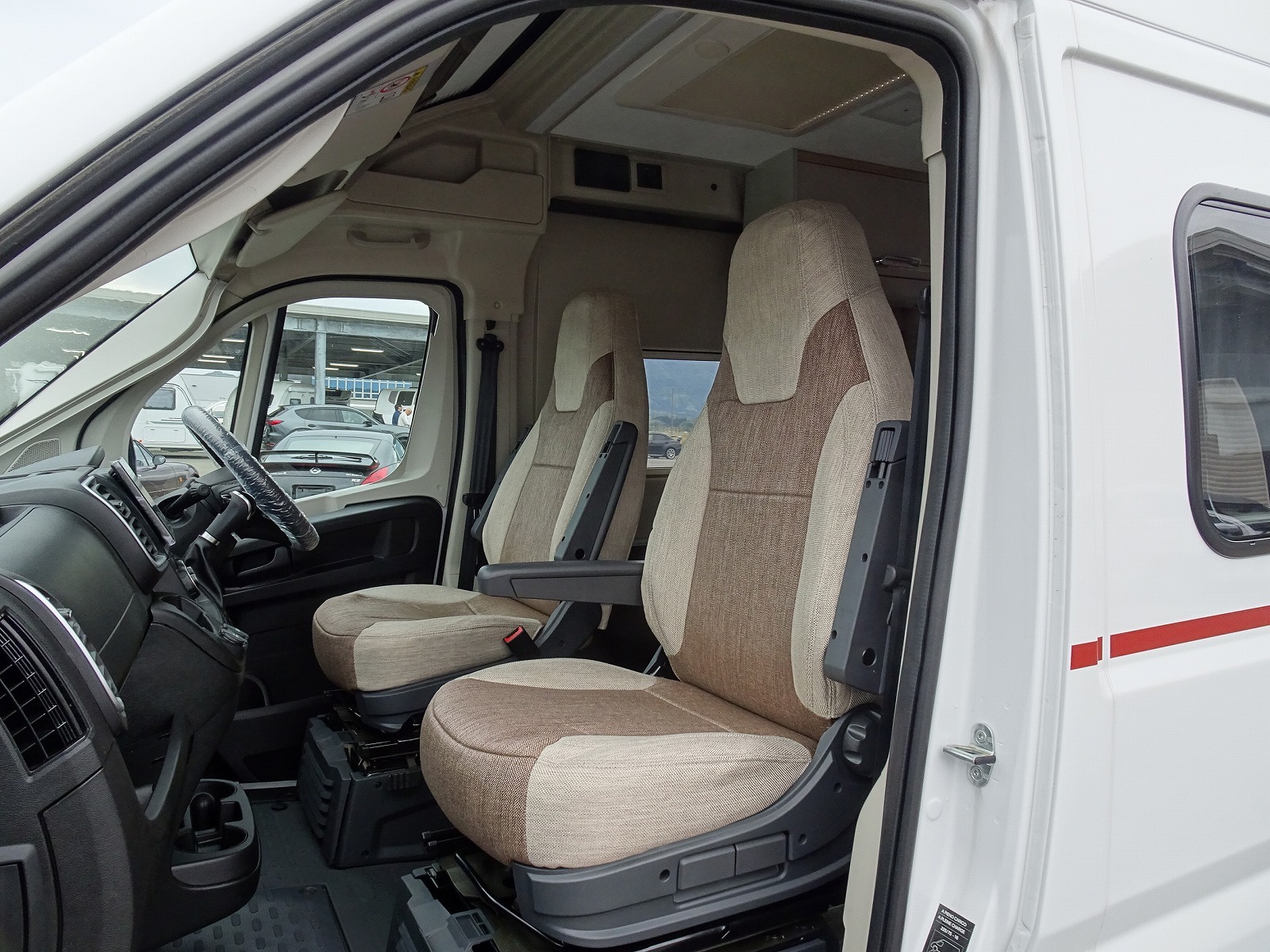 キャンピングカーバンコン