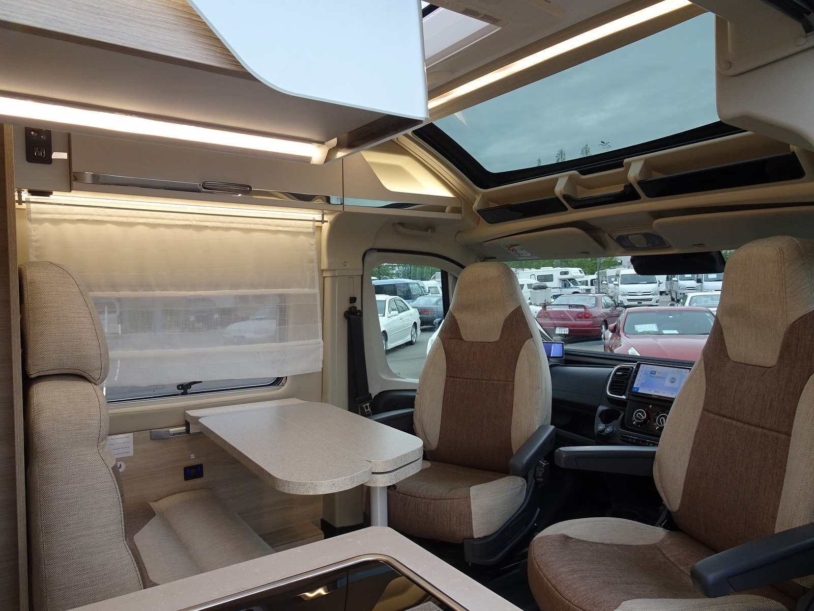 キャンピングカーバンコン