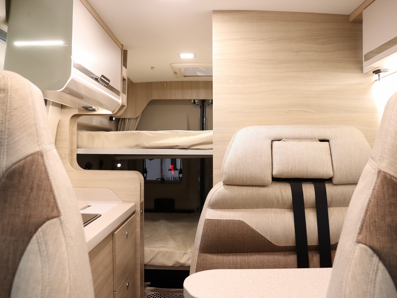 キャンピングカーバンコン