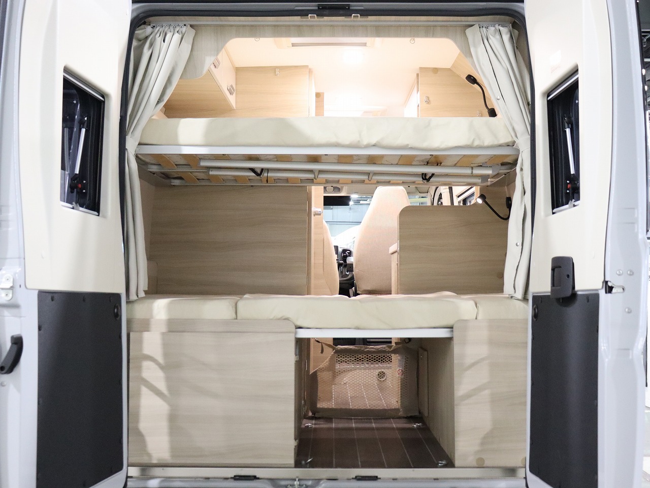キャンピングカーバンコン
