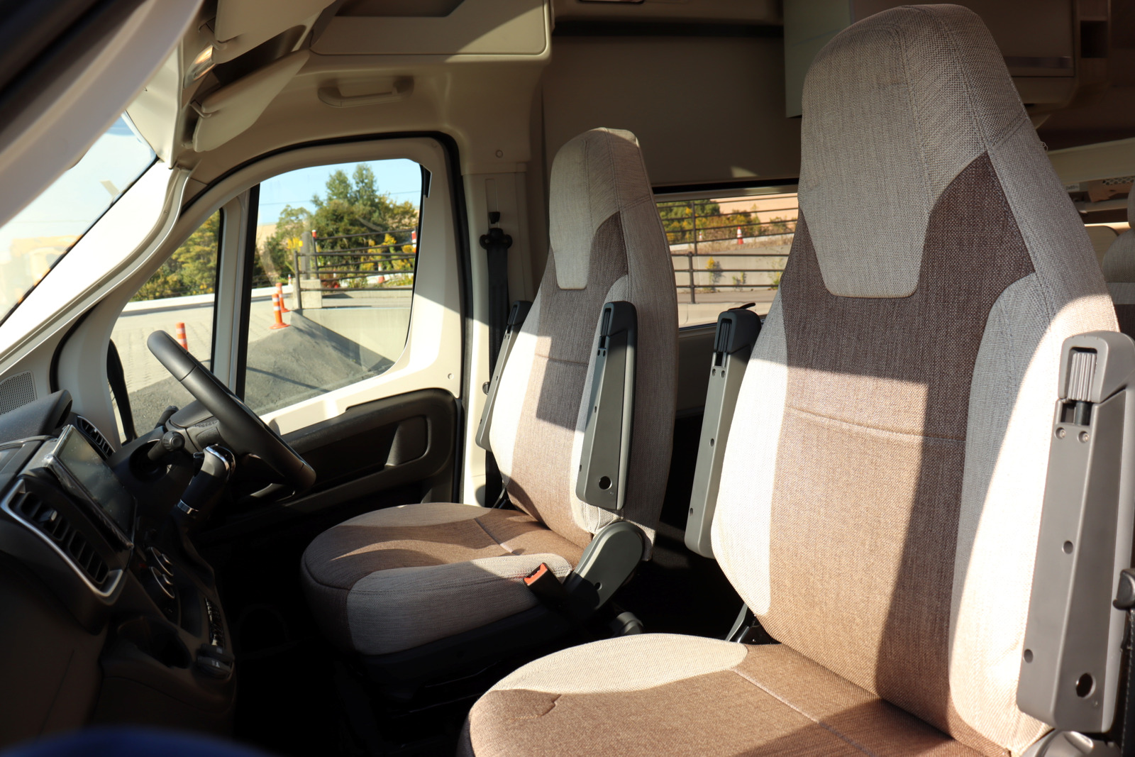 キャンピングカーバンコン