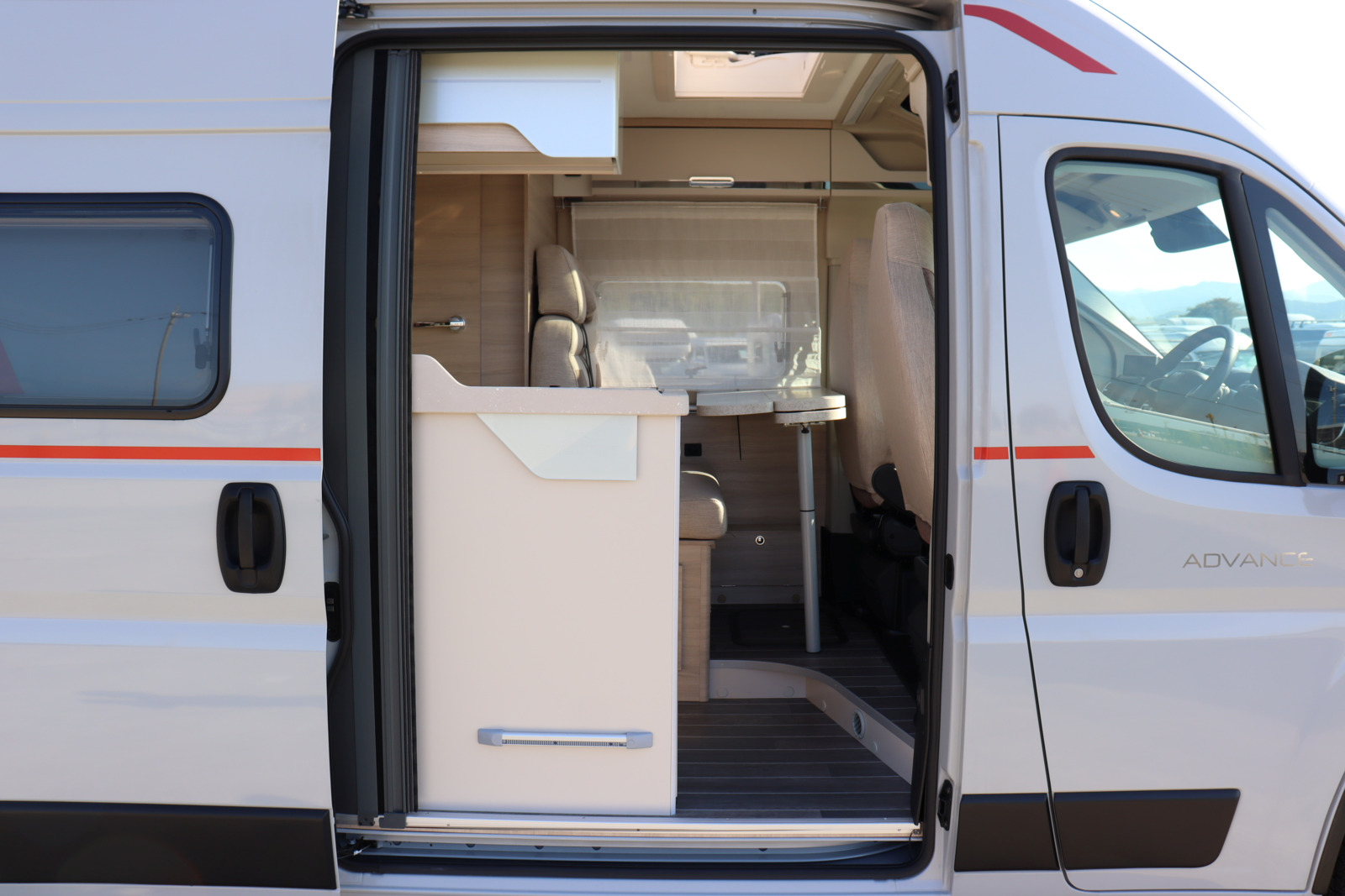 キャンピングカーバンコン