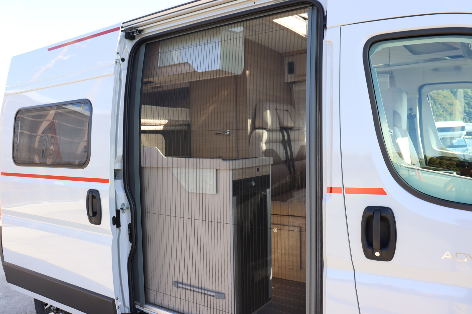 キャンピングカーバンコン