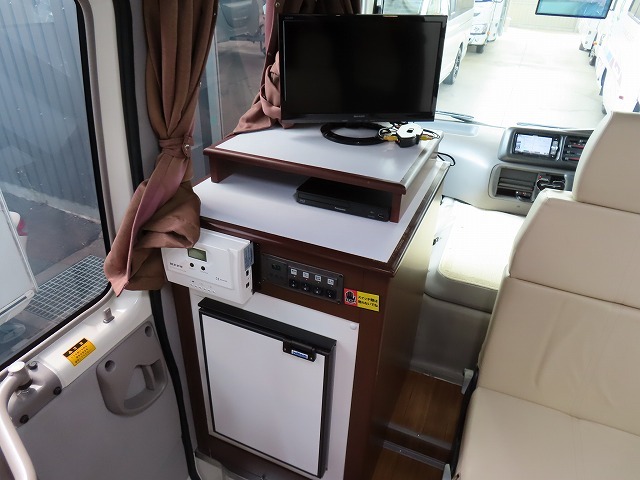 キャンピングカーバスコン