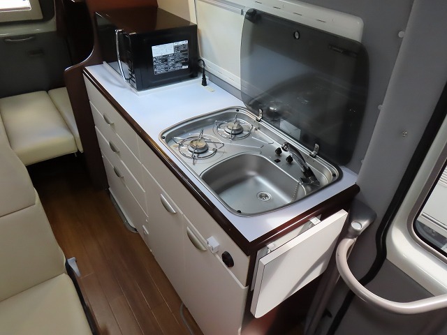 キャンピングカーバスコン