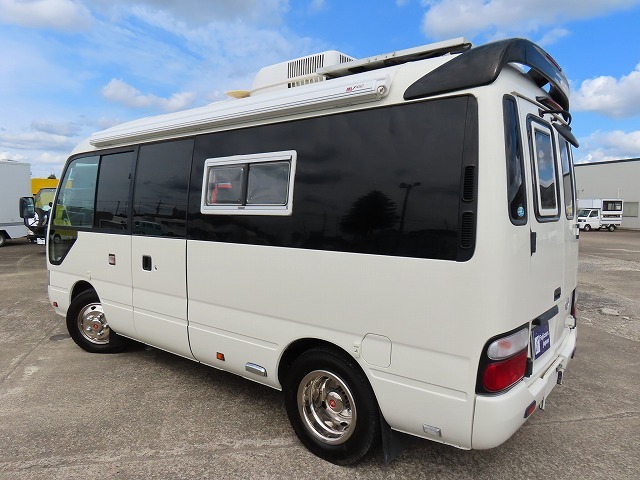 キャンピングカーバスコン