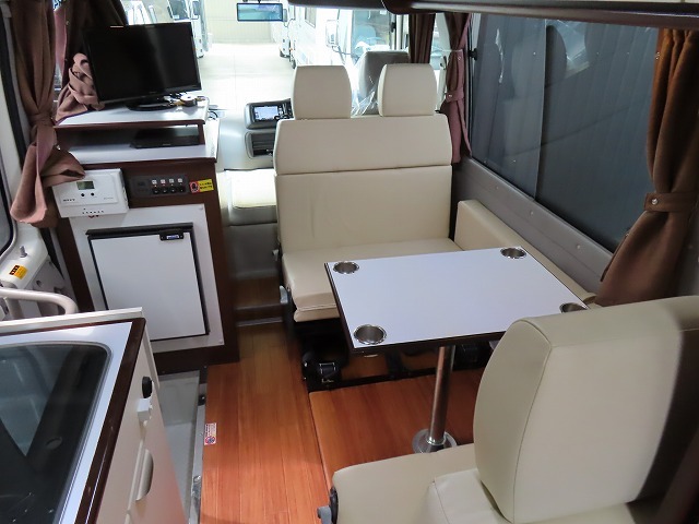 キャンピングカーバスコン