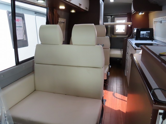 キャンピングカーバスコン