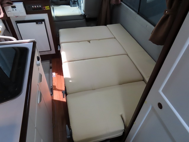 キャンピングカーバスコン