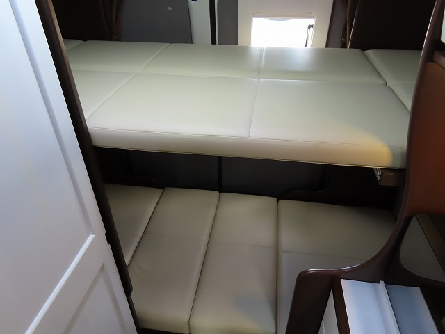 キャンピングカーバスコン