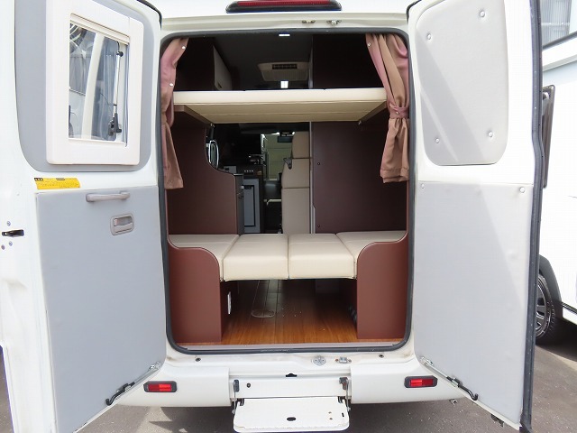 キャンピングカーバスコン