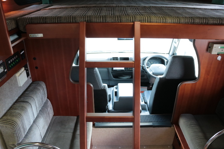 キャンピングカーキャブコン